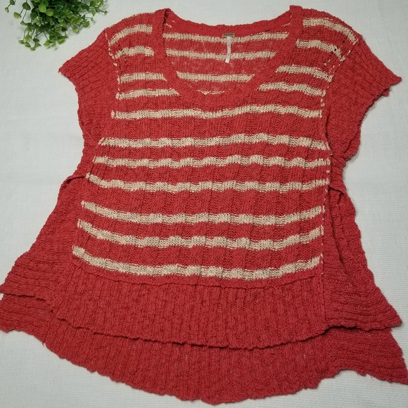 Free People Sweaters - Free People Size Medium Cropped Sweater DD82